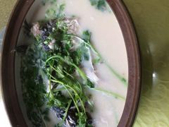 天目湖砂锅鱼头-天目湖刘老四农庄