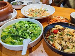 -老滇山寨•云南特色菜•地方菜•民族风情歌舞表演(金碧店)