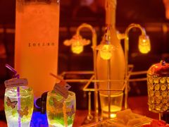 -喜鹊音乐酒馆(西街店)