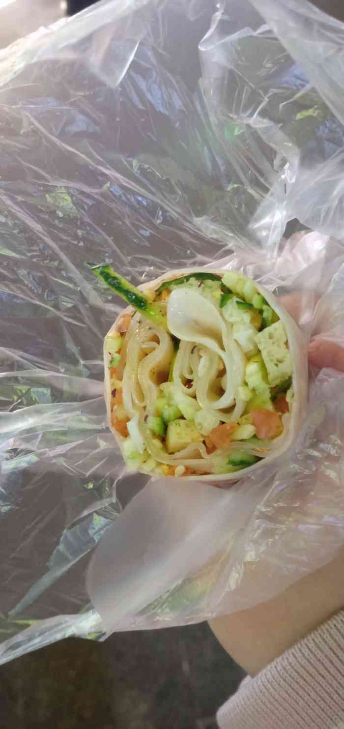 祖奶奶卷面皮(德盛店)-"位置[调皮]在德胜广场二楼,随便一看便.