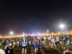 -皇家田广场(อนุสาวรีย์ทหารอาสา)