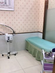 -苗医生专业祛痘·皮肤管理