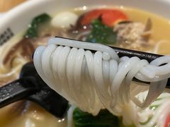 -蒙自源米线大王(东站店)