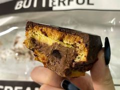 巧克力长泡芙-BUTTERFUL&CREAMOROUS 黄油与面包(三里屯太古里店)