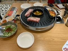 -江南猪肉商会无限续吃(弘大店)