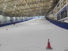 -乔波室内滑雪场