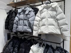 -lululemon(上海浦东IFC店)