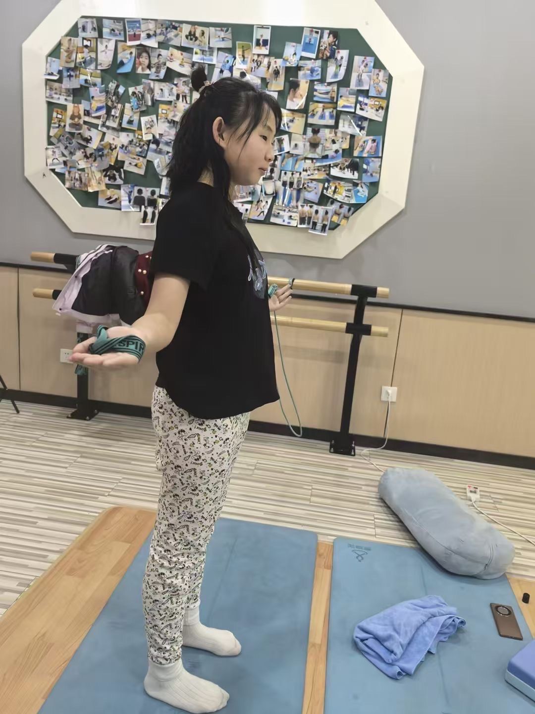 儿童瑜伽练习年龄从3岁就可以学起,也有一