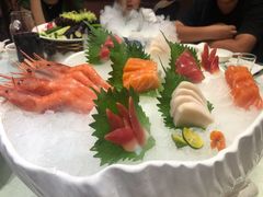 -鞍山大白鲨美食酒店