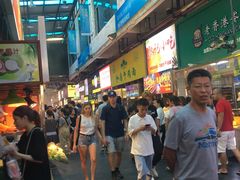 等位区-泰龙城小吃街