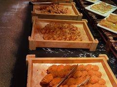 凉菜，海鲜，西点，热菜，水果，-釜御山海鲜烤肉火锅自助(新城市中心店)