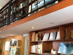 -彳亍咖啡·这里(水湾路店)