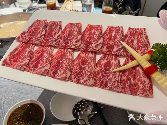 红雀围·海鲜火锅(陆家嘴中心店)澳洲手切雪花和牛图片