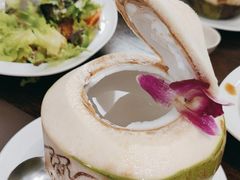 -Chom Cafe and Restaurant