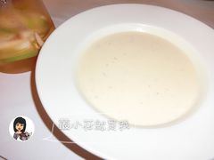 奶油松茸蘑菇汤-莫斯科餐厅