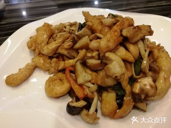 华航饭店(华馨小区店)菌菇炒鸡柳图片