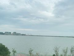 -上海滴水湖皇冠假日酒店