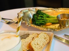 餐前面包黄油-壳里西餐厅Coquille Seafood Bistro(蒙自路店)