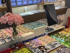 -天空之镜眼镜店蔡司依视路配镜授权零售店(望京颐堤港店)