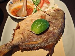 香煎鲳鱼-大头虾越式风味餐厅(光明广场店)