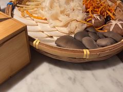 -尚尚仙·酸汤猪手·猪肚鸡火锅(华联万柳购物中心店)