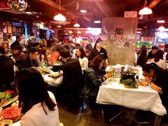 大堂-鲜入围煮花胶鸡海鲜火锅