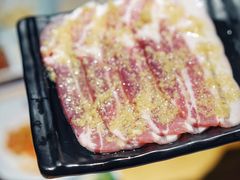 蒜香五花内-唯成•韩国炭火烤肉 유성고기