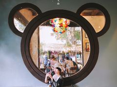 -莓园冰淇淋店