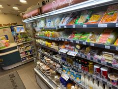 -全家便利店(上海火车站站二店)
