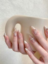 -LISSOM莉森 Nail ·美甲美睫原创定制店