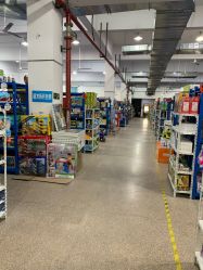 -逝水玩具折扣店