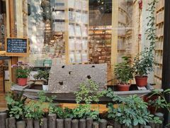 -猫的天空之城概念书店(杭州南宋御街店)