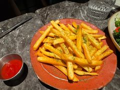 -LESCEDARS Brasserie Bistro香柏树