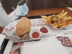-The Habit Burger Grill 哈比特汉堡(世博店)
