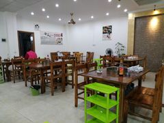 大堂-15年老字号鑫鑫猪肚鸡·椰子鸡海南火锅(兴隆华侨农场店)