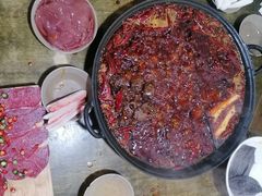 -渝嘴小老弟老火锅(华新村店)