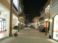 -王府井奥莱临潼小镇(临潼店)