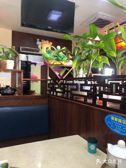 墨脱石锅椰子鸡•糟粕醋•东山羊(大东海店)墨脱石锅椰子鸡图片
