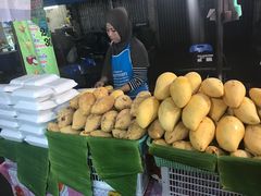 -芒果糯米饭摊子