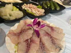 -鲜入围煮花胶鸡海鲜火锅