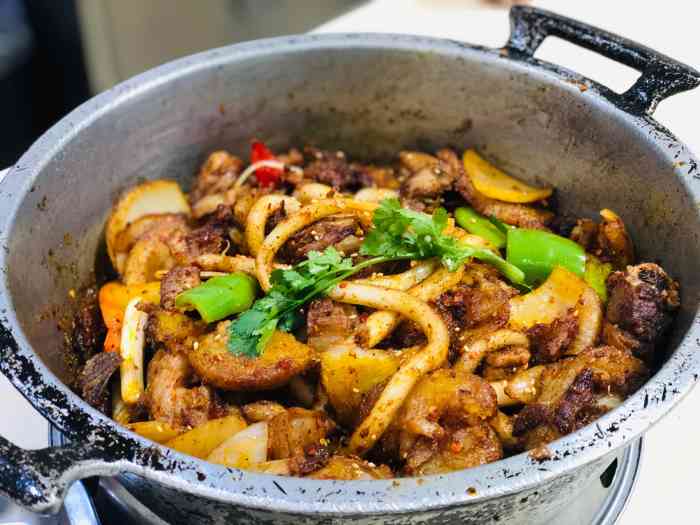 清真·雅居炕羊排-"之前定位错了.赶紧把之前的点评删了.西宁.