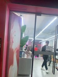 点击看大图 -A HAIR SALON