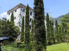 -四川汶川特大地震漩口中学遗址
