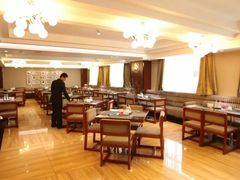 -武汉光谷广场杨家湾地铁站怡程酒店
