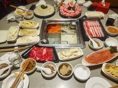 -海底捞火锅(曹安公路店)