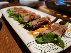 薄荷牛肉卷-云海肴·汽锅鸡·云南菜(天山百盛优客店)