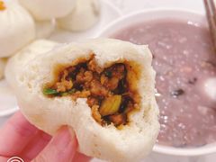 七品酱肉包-李与白包子铺(桐梓林店)