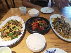 -钟记家菜(红专南路店)