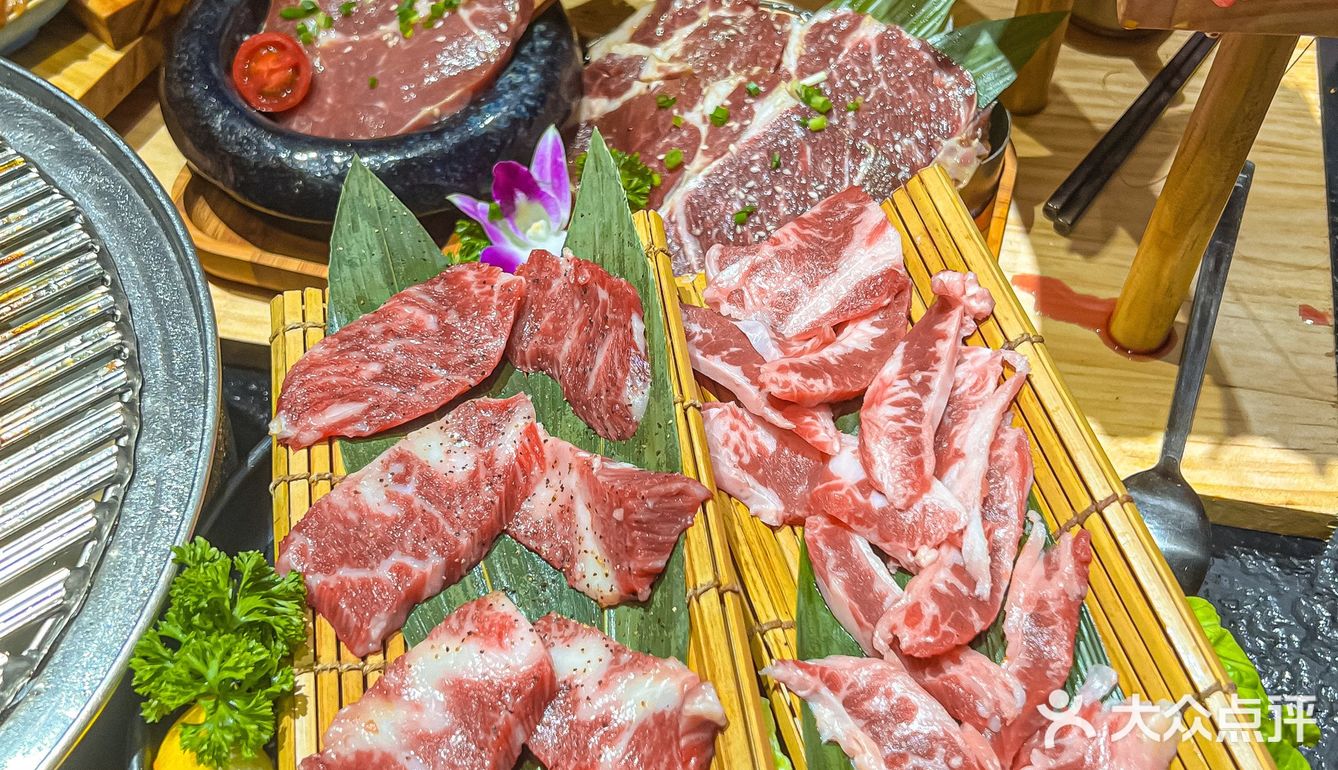 朋友带我吃的烤肉，做梦都在吧唧嘴[流泪]好香好香！