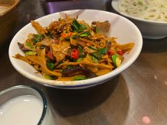 -富正毅三下锅·湘西韵味(天门山索道店)
